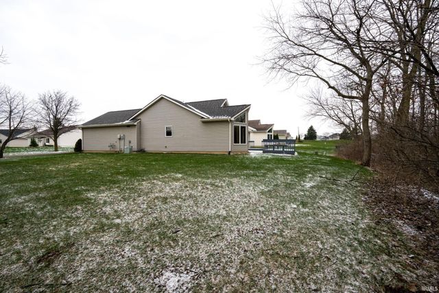 811 Falcon Creek Parkway, Fort Wayne, IN 46845