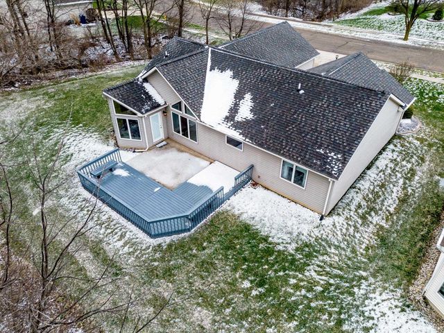 811 Falcon Creek Parkway, Fort Wayne, IN 46845