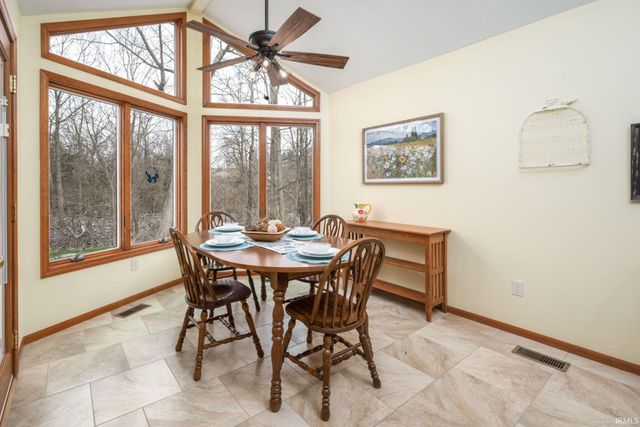 811 Falcon Creek Parkway, Fort Wayne, IN 46845