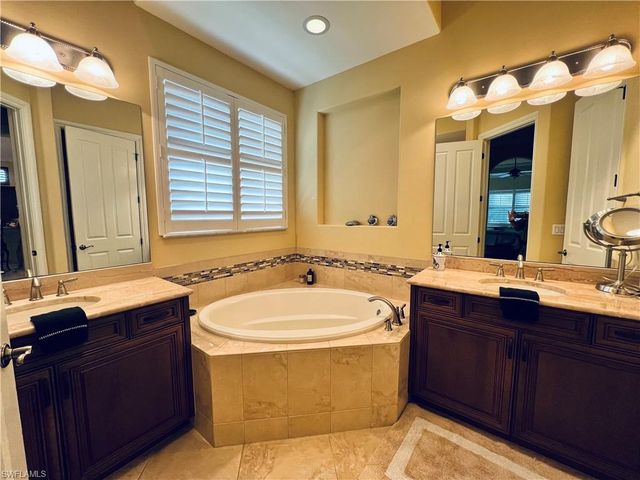 15903 Secoya Reserve CIR, Naples, FL 34110