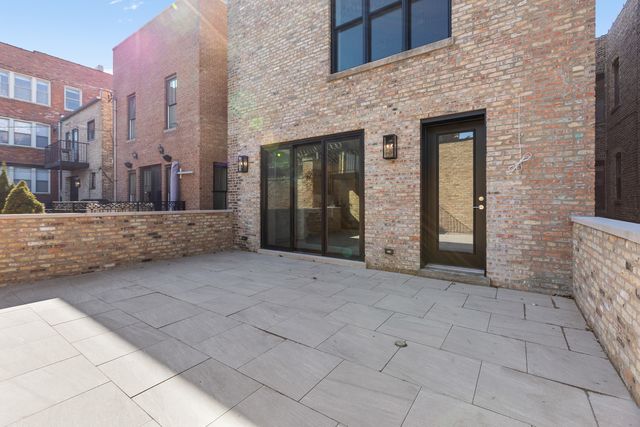 3711 N Magnolia Avenue, Chicago, IL 60613