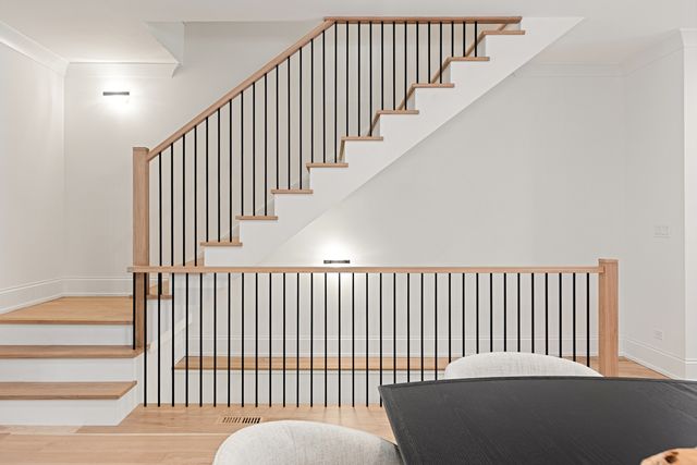 3711 N Magnolia Avenue, Chicago, IL 60613