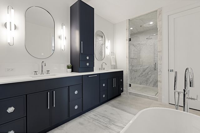 3711 N Magnolia Avenue, Chicago, IL 60613