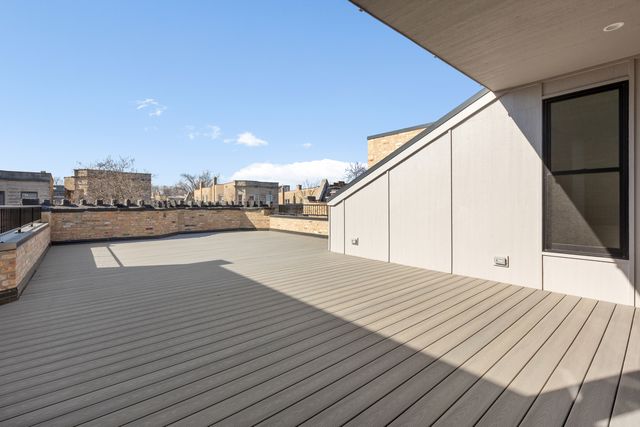 3711 N Magnolia Avenue, Chicago, IL 60613