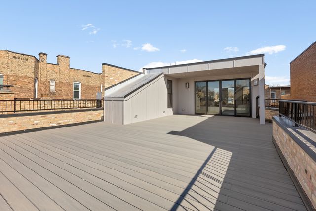 3711 N Magnolia Avenue, Chicago, IL 60613