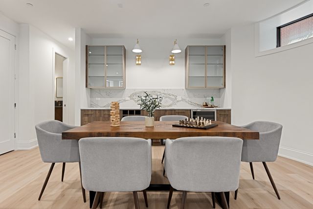 3711 N Magnolia Avenue, Chicago, IL 60613