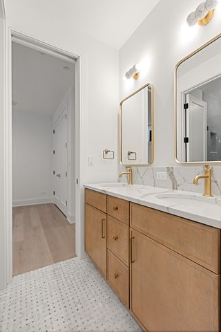 3711 N Magnolia Avenue, Chicago, IL 60613