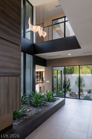 12 Chisel Crest Court, Henderson, NV 89012