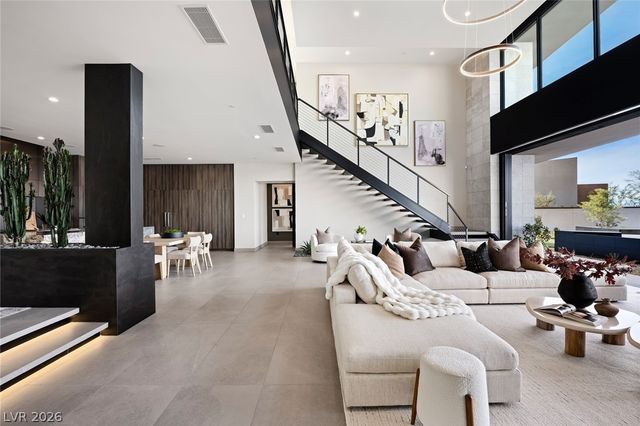 12 Chisel Crest Court, Henderson, NV 89012