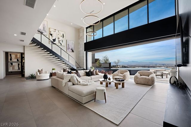 12 Chisel Crest Court, Henderson, NV 89012