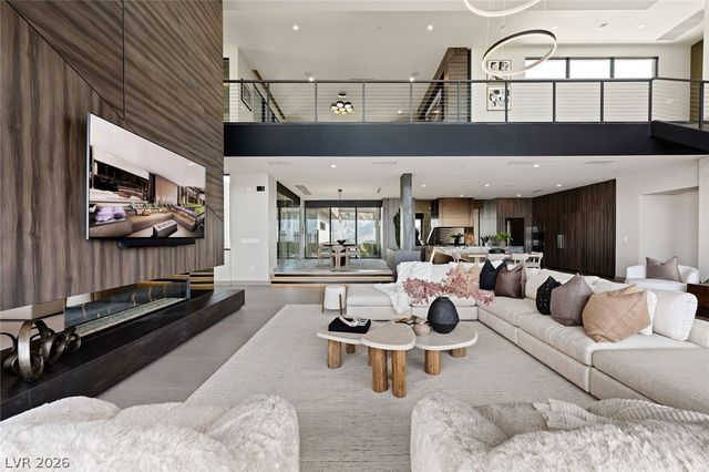 12 Chisel Crest Court, Henderson, NV 89012