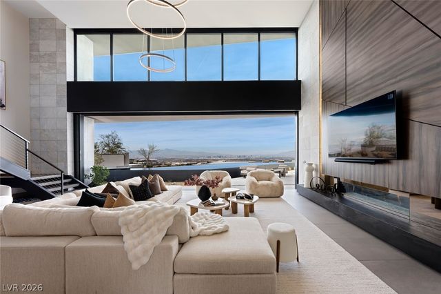 12 Chisel Crest Court, Henderson, NV 89012