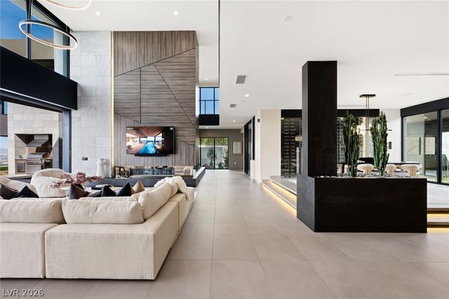 12 Chisel Crest Court, Henderson, NV 89012