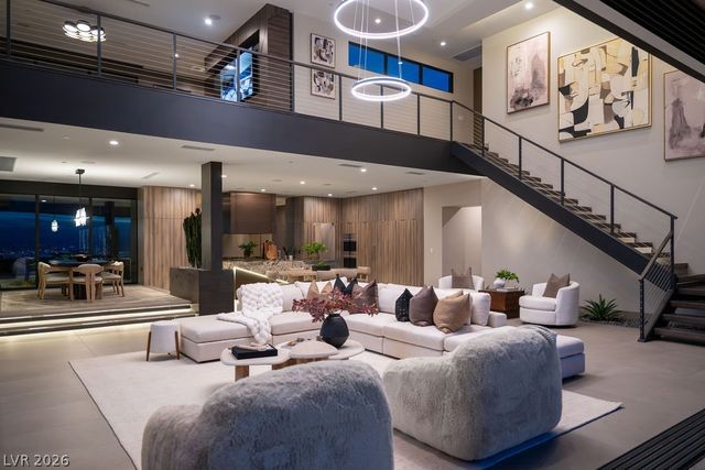 12 Chisel Crest Court, Henderson, NV 89012