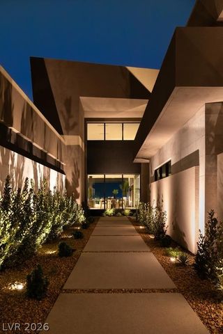 12 Chisel Crest Court, Henderson, NV 89012