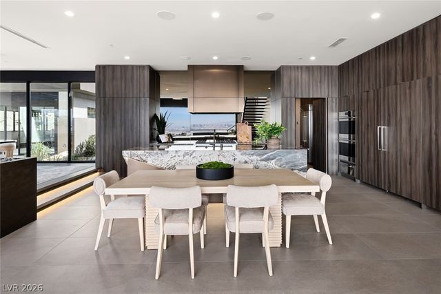 12 Chisel Crest Court, Henderson, NV 89012