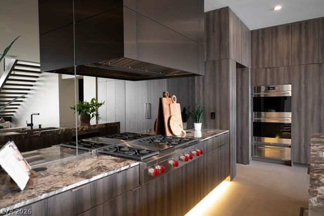 12 Chisel Crest Court, Henderson, NV 89012