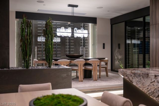 12 Chisel Crest Court, Henderson, NV 89012