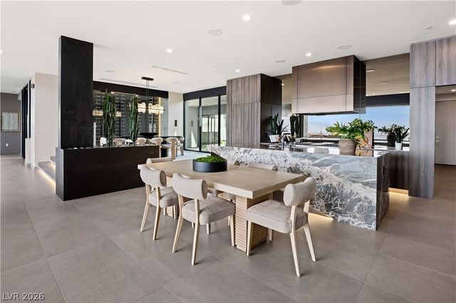 12 Chisel Crest Court, Henderson, NV 89012