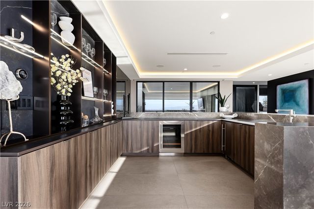 12 Chisel Crest Court, Henderson, NV 89012