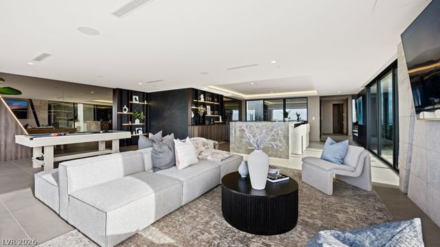 12 Chisel Crest Court, Henderson, NV 89012