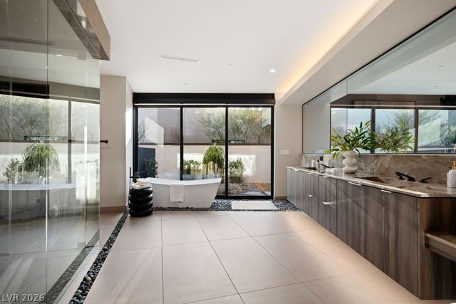 12 Chisel Crest Court, Henderson, NV 89012