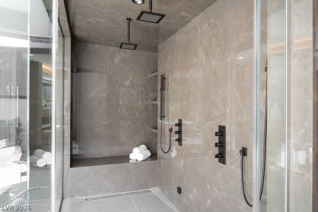 12 Chisel Crest Court, Henderson, NV 89012