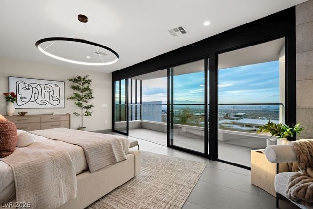 12 Chisel Crest Court, Henderson, NV 89012