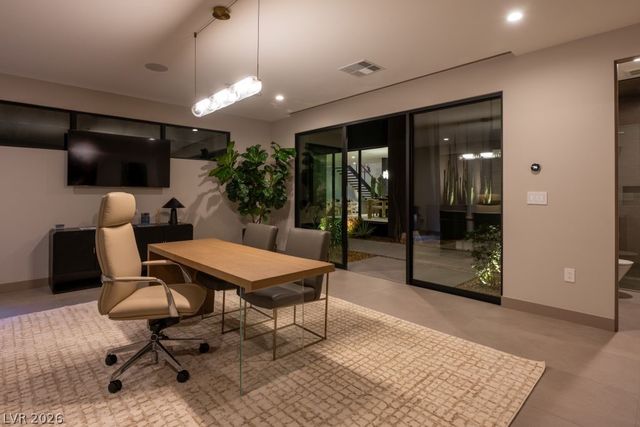 12 Chisel Crest Court, Henderson, NV 89012