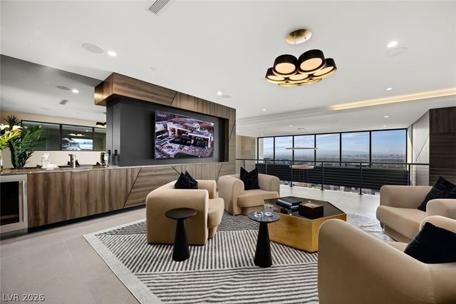 12 Chisel Crest Court, Henderson, NV 89012