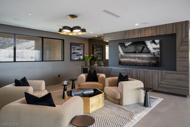 12 Chisel Crest Court, Henderson, NV 89012