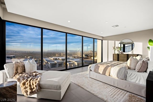 12 Chisel Crest Court, Henderson, NV 89012