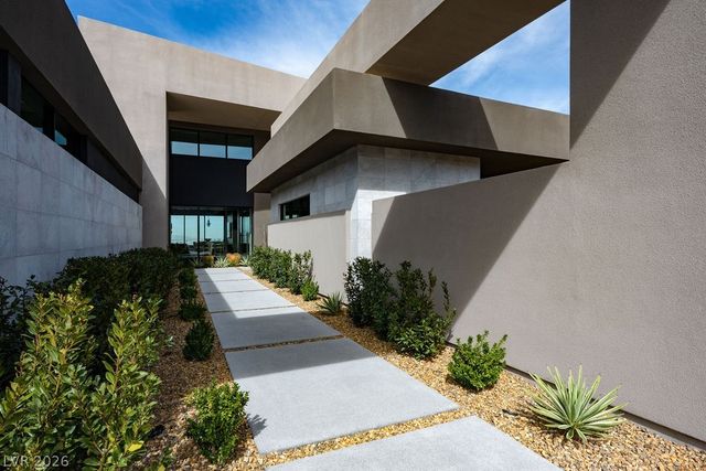 12 Chisel Crest Court, Henderson, NV 89012