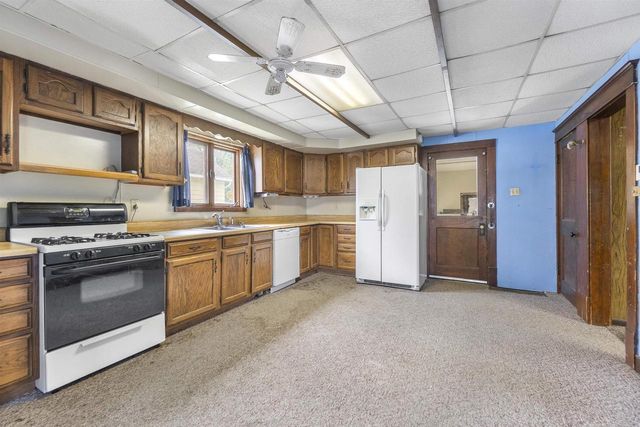 1029 W 7TH AVENUE, Oshkosh, WI 54902