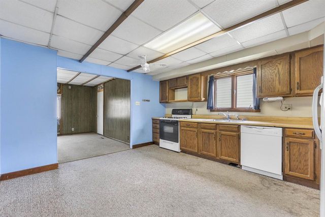 1029 W 7TH AVENUE, Oshkosh, WI 54902