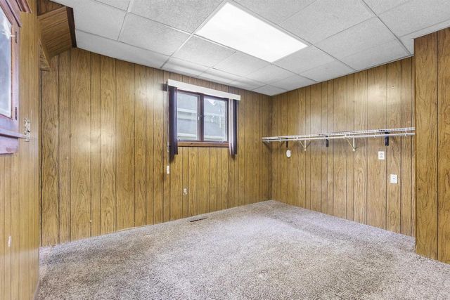 1029 W 7TH AVENUE, Oshkosh, WI 54902
