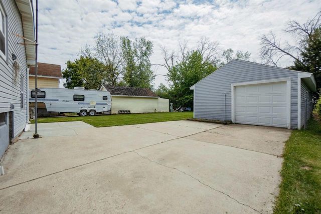 1029 W 7TH AVENUE, Oshkosh, WI 54902