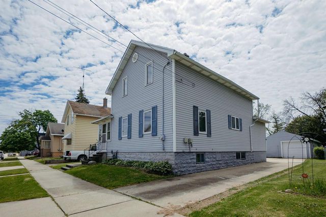 1029 W 7TH AVENUE, Oshkosh, WI 54902