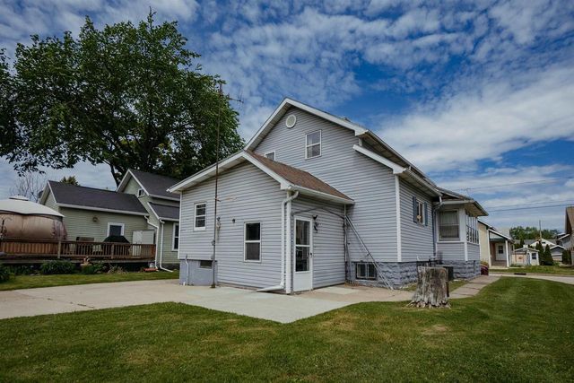 1029 W 7TH AVENUE, Oshkosh, WI 54902