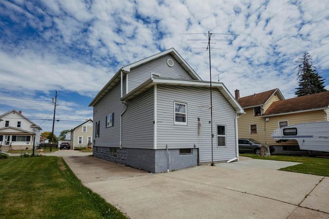 1029 W 7TH AVENUE, Oshkosh, WI 54902