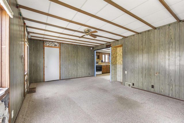 1029 W 7TH AVENUE, Oshkosh, WI 54902
