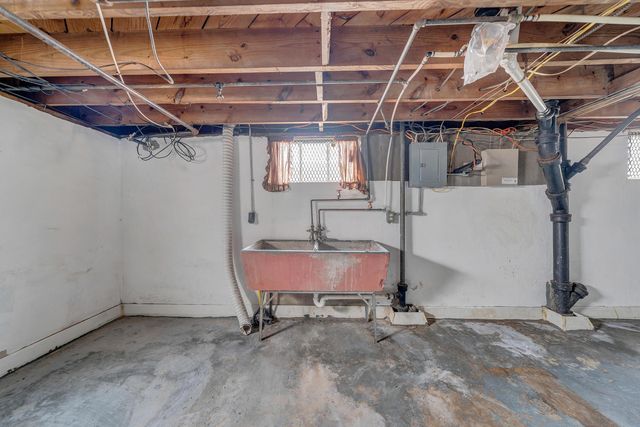 1605 Syracuse AVE, Roanoke, VA 24017