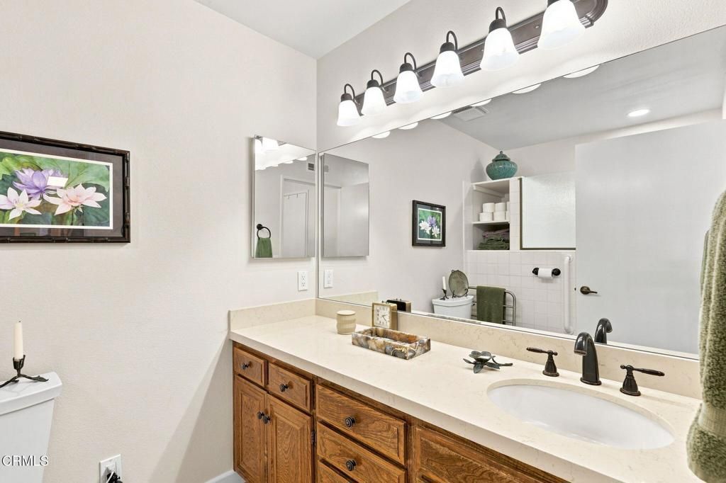 Image 27 of property listing at 42062 Village 42, Camarillo, CA 93012