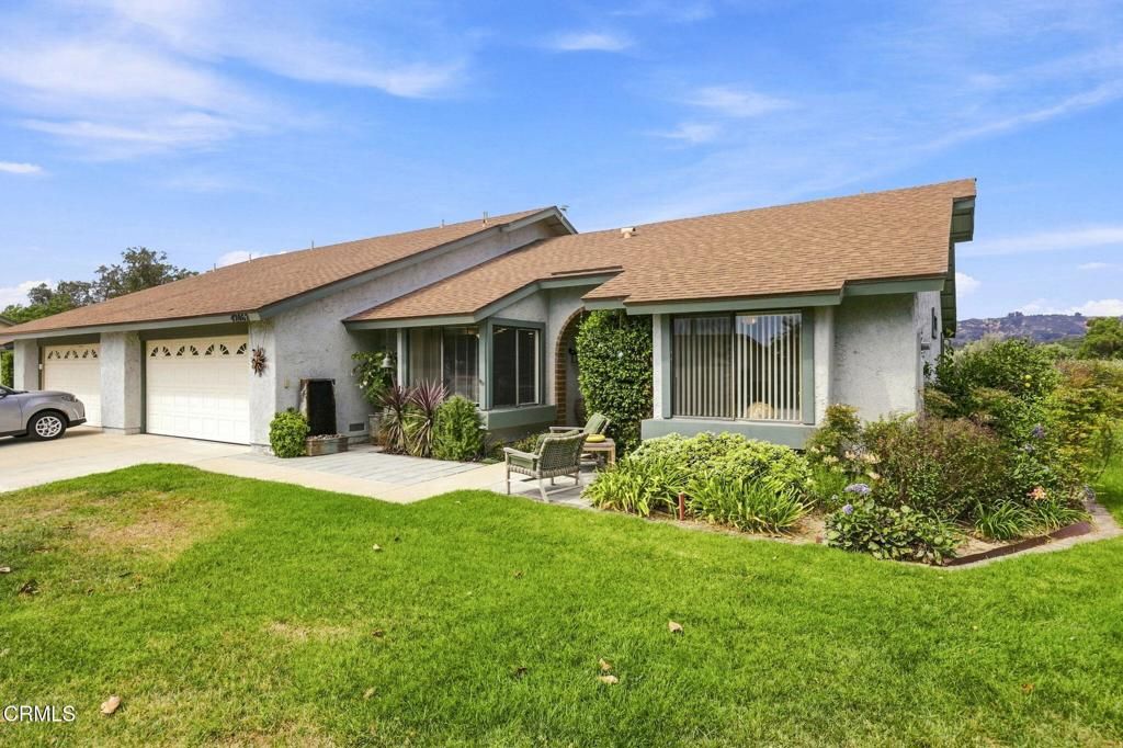 Image 3 of property listing at 42062 Village 42, Camarillo, CA 93012