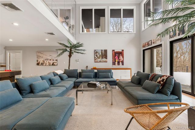 205 Polly Pk Road, Rye, NY 10580