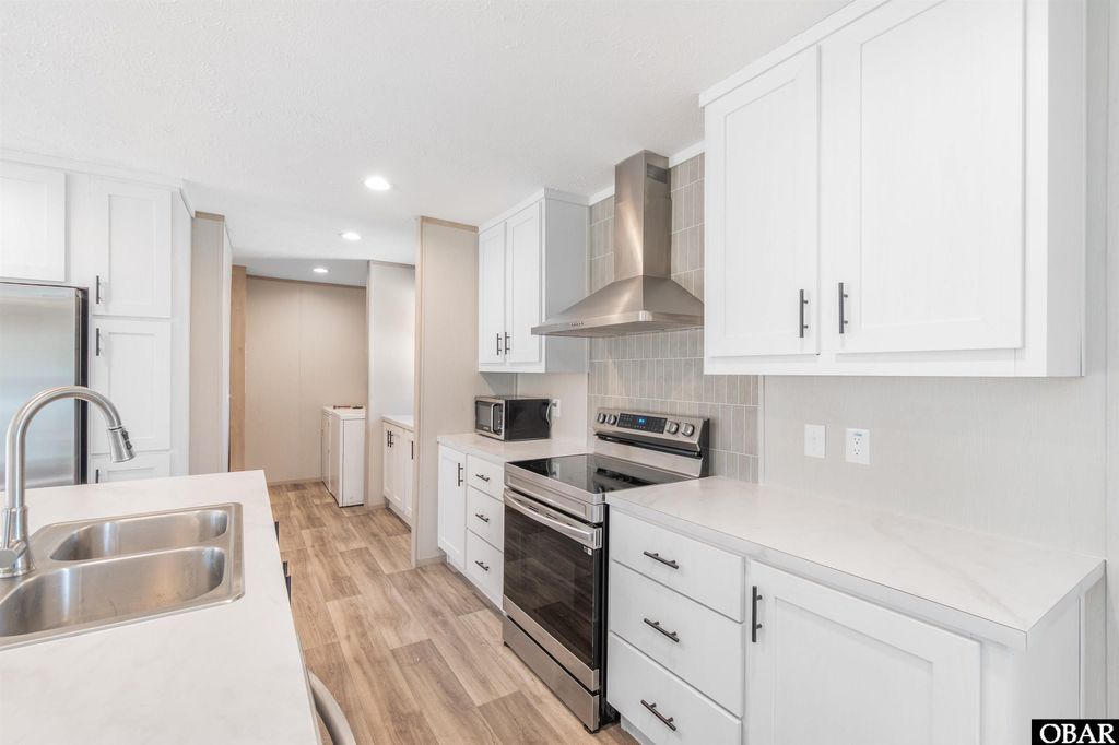 Image 13 of property listing at 298 Jarvisburg Road Lot 1A, Jarvisburg, NC 27947