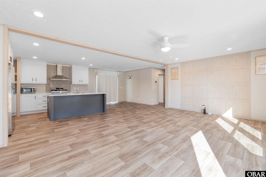 Image 8 of property listing at 298 Jarvisburg Road Lot 1A, Jarvisburg, NC 27947