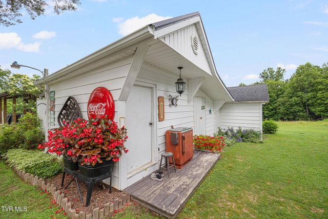 594 New Bethel Road, Piney Flats, TN 37686
