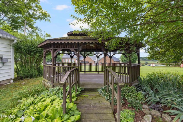 594 New Bethel Road, Piney Flats, TN 37686