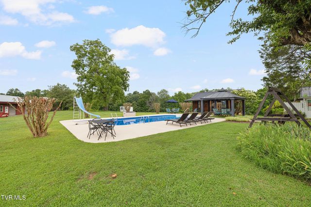 594 New Bethel Road, Piney Flats, TN 37686